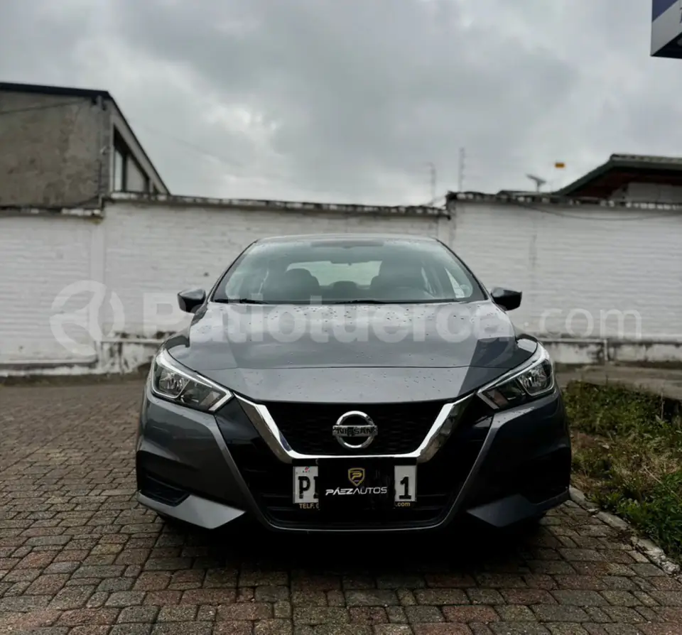 Foto 2 de Nissan Versa Sense