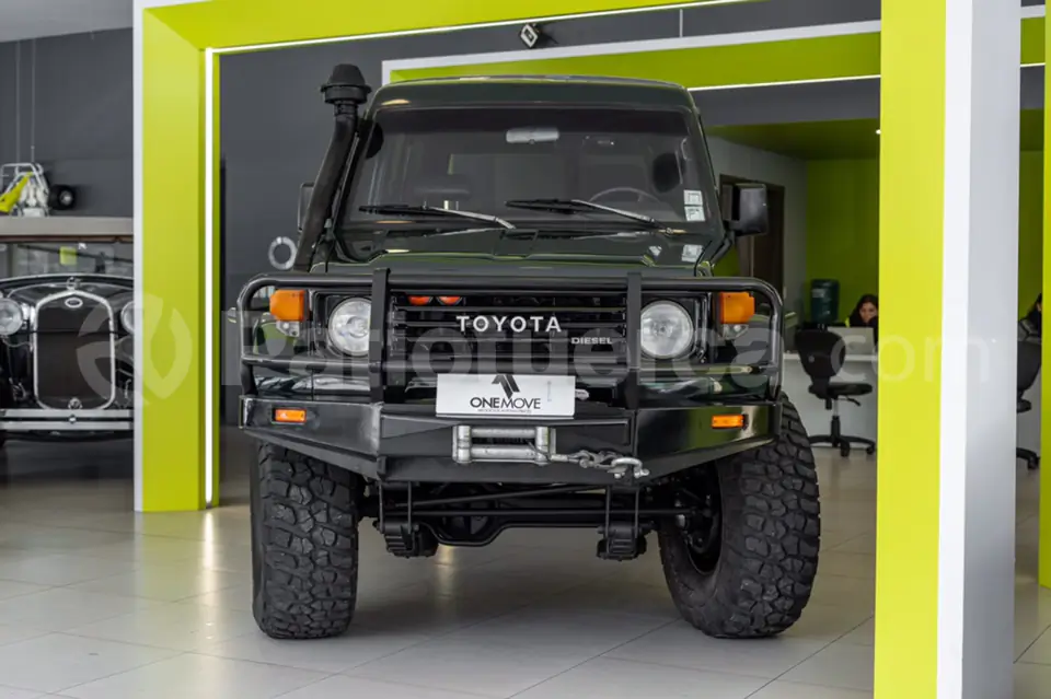 Foto 2 de Toyota Land Cruiser