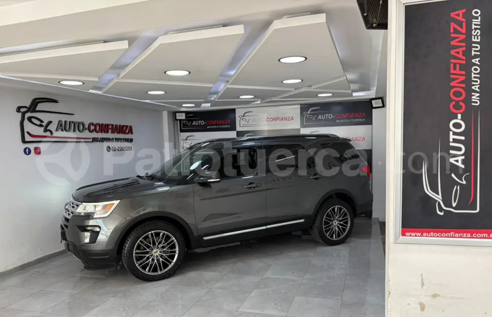 Foto 1 de Ford Explorer XLT