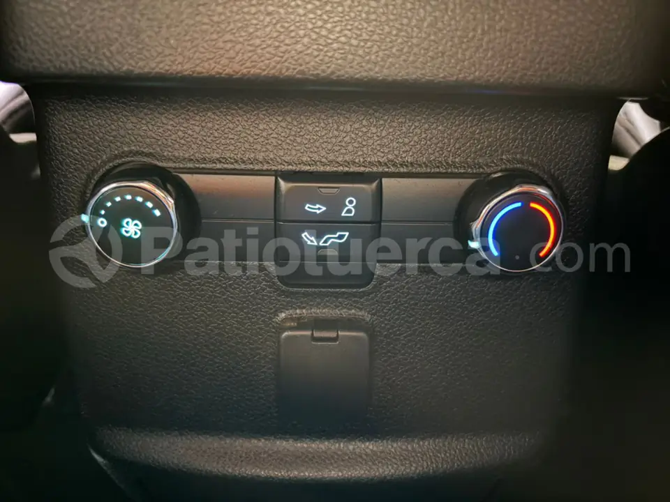 Foto 32 de Ford Explorer XLT