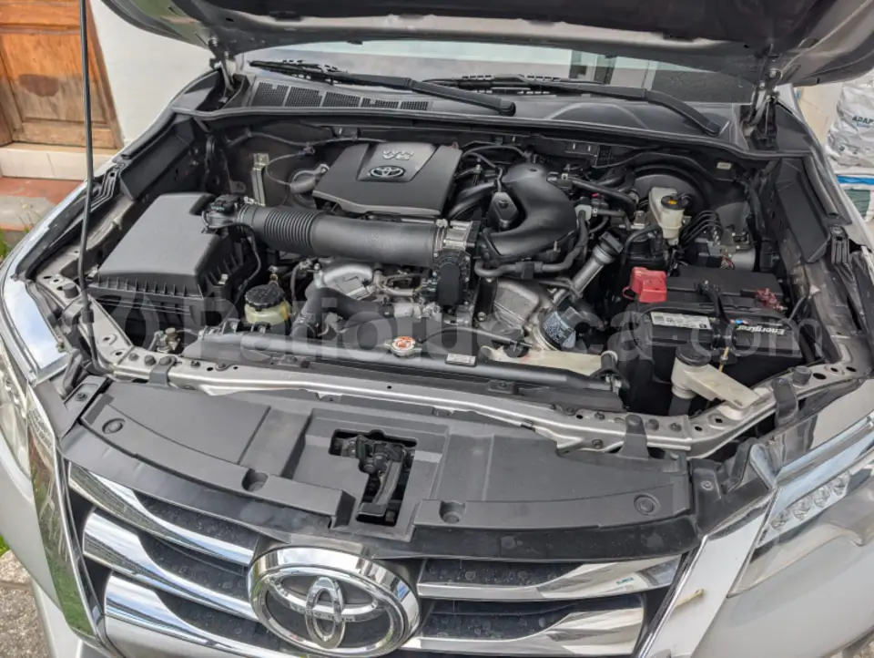 Foto 4 de Toyota Fortuner 4.0