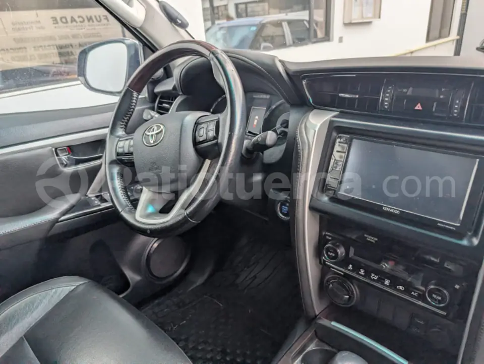 Foto 7 de Toyota Fortuner 4.0