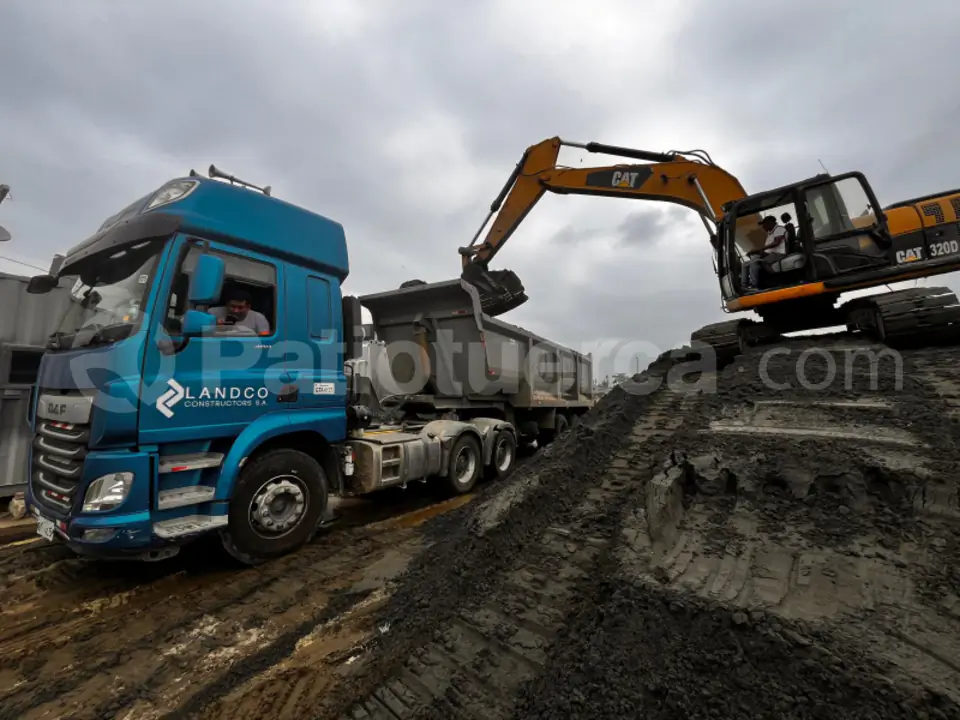 Foto 7 de Caterpillar 320 DL
