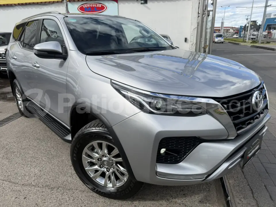 Foto 2 de Toyota Fortuner 4.0