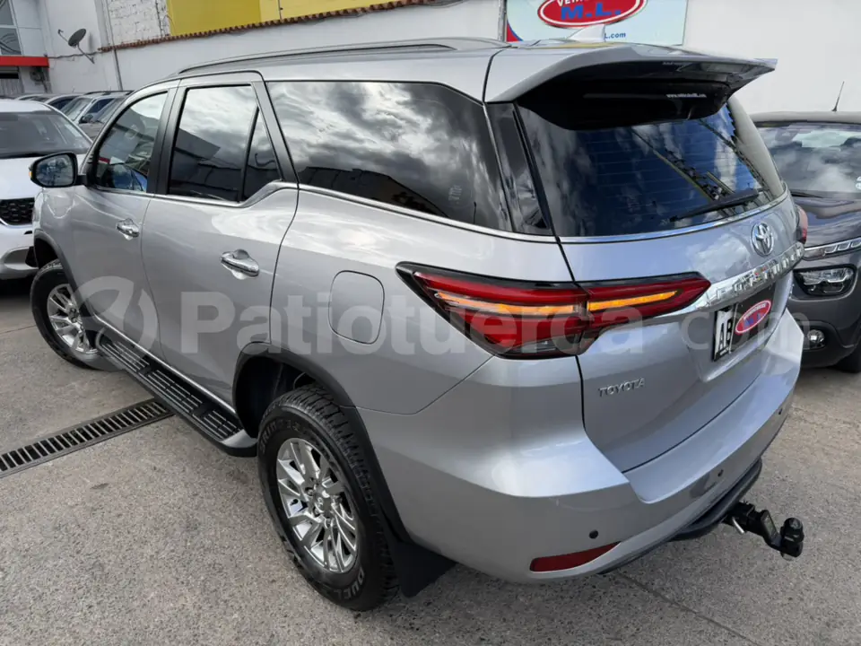 Foto 19 de Toyota Fortuner 4.0