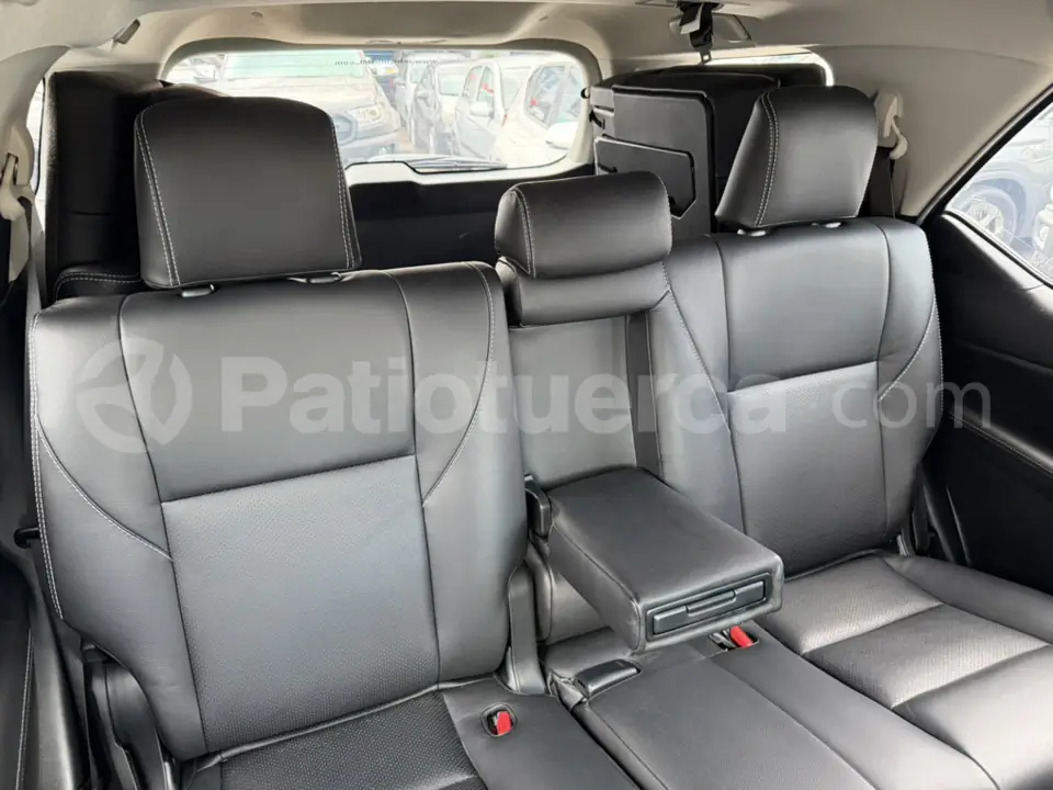Foto 31 de Toyota Fortuner 4.0