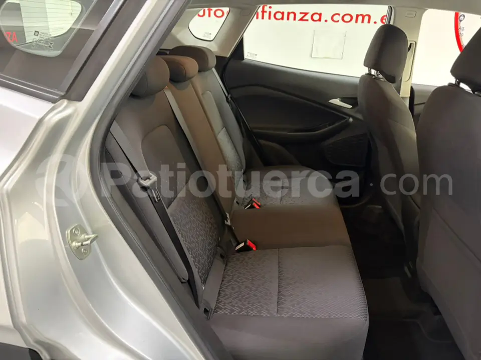 Foto 14 de Chevrolet Tracker LS Turbo