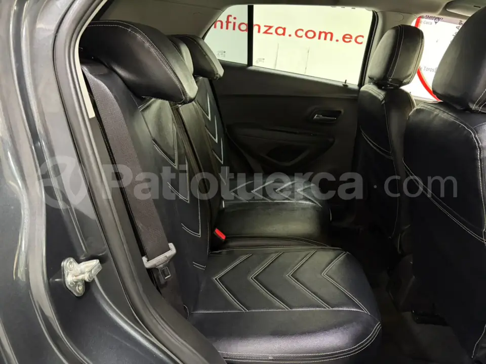 Foto 15 de Chevrolet Tracker LS