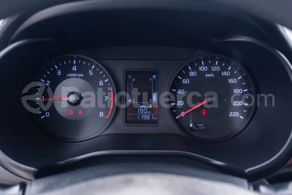 Foto 5 de Kia Soluto LX