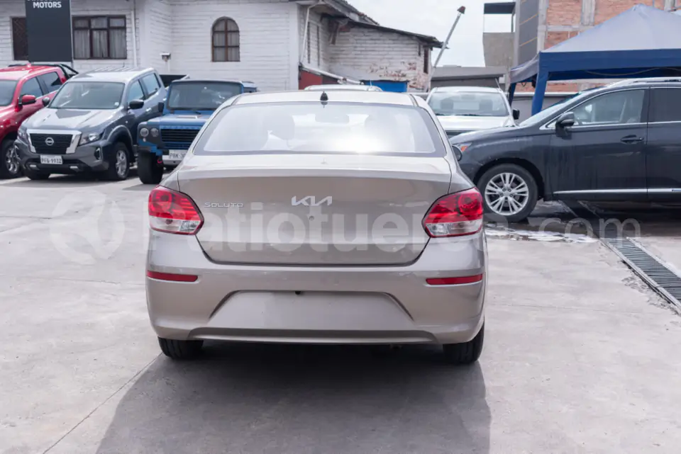 Foto 10 de Kia Soluto LX