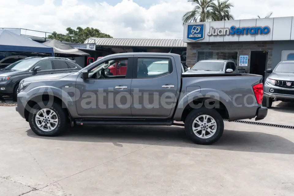 Foto 2 de Nissan Frontier SE