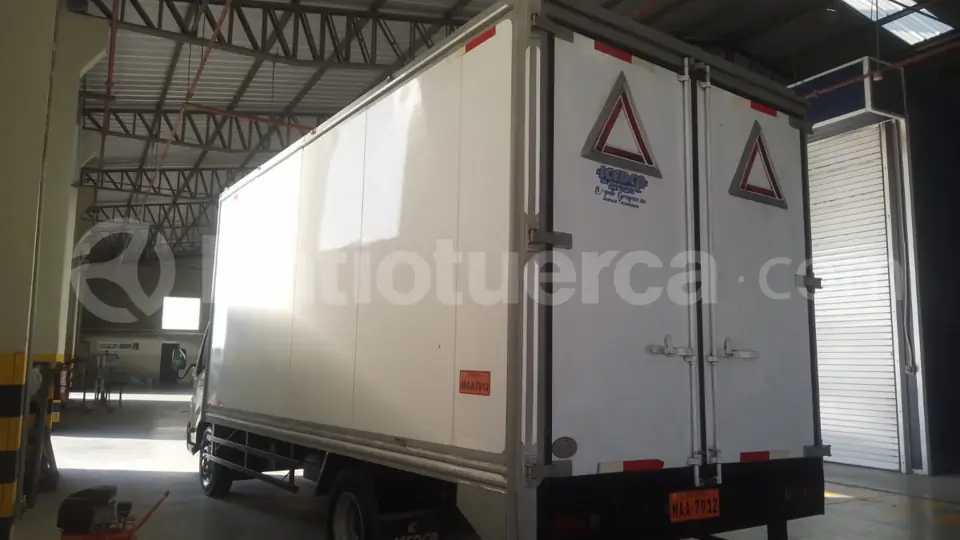 Foto 2 de Hino DUTRO 816