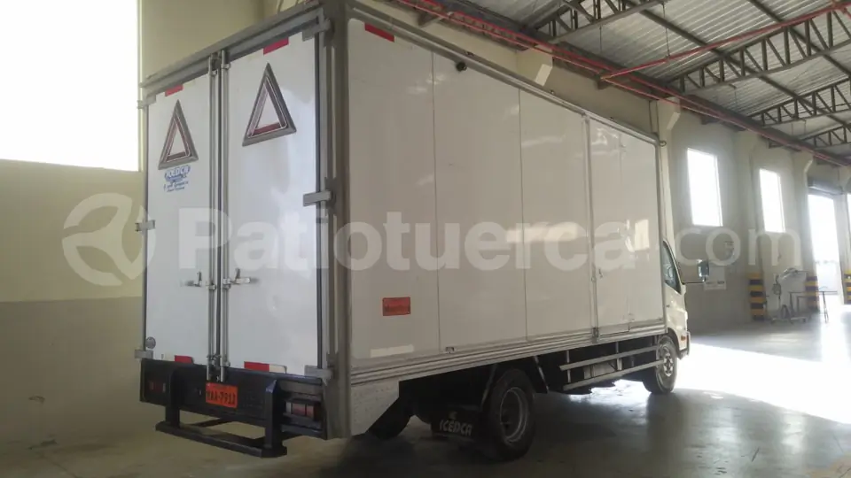 Foto 3 de Hino DUTRO 816