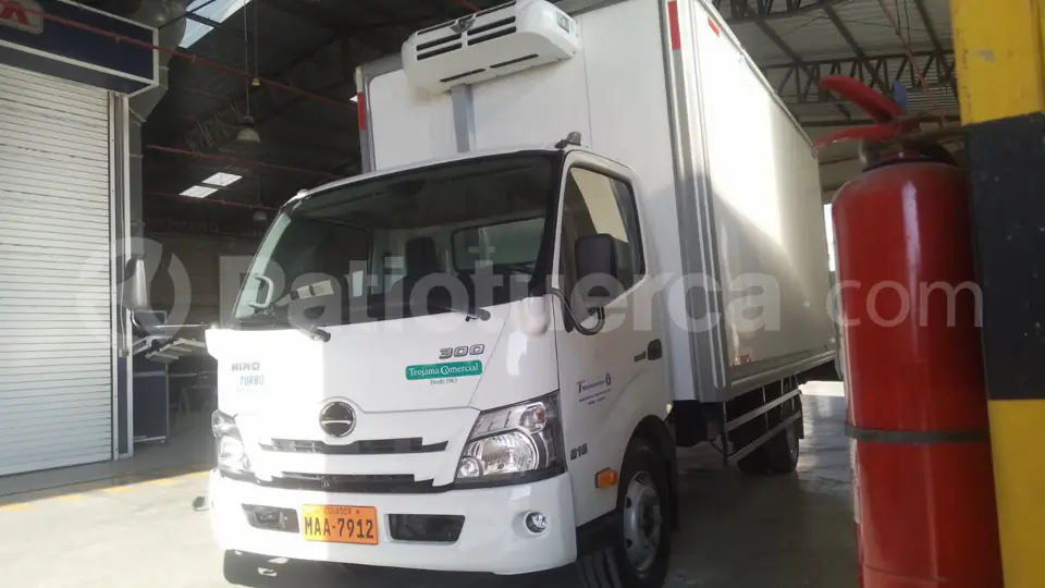 Foto 4 de Hino DUTRO 816