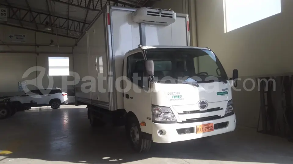 Foto 1 de Hino DUTRO 816