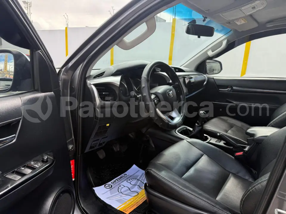 Foto 11 de Toyota Hilux CD 4x4 Diesel
