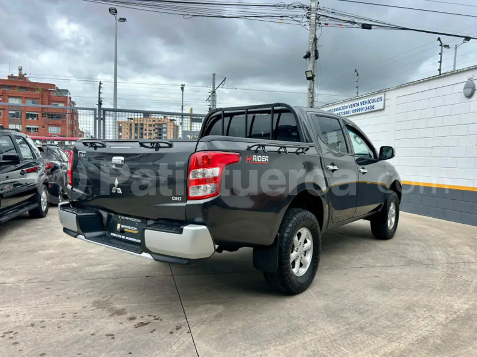 Foto 3 de Mitsubishi L200 HIRIDER