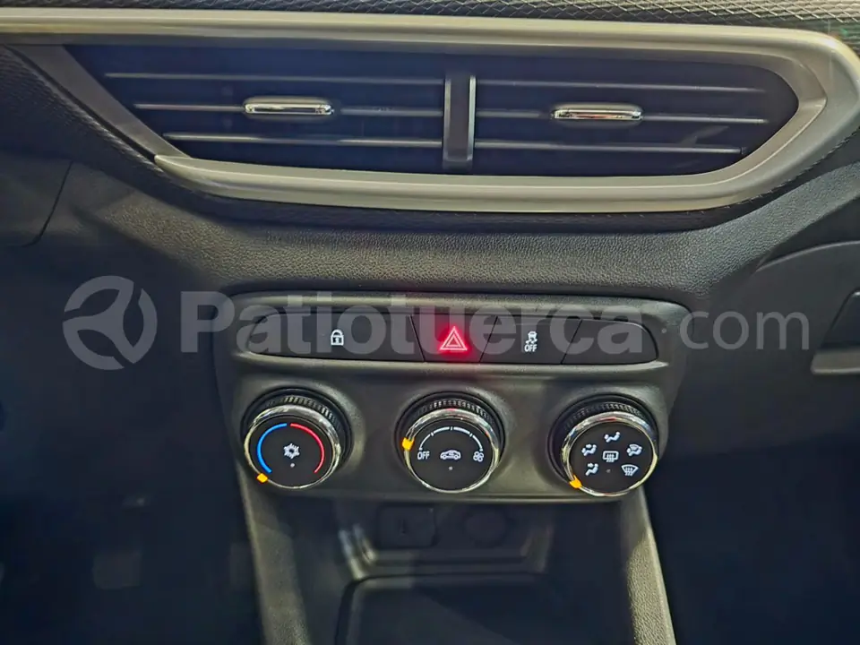 Foto 14 de Chevrolet Tracker LS