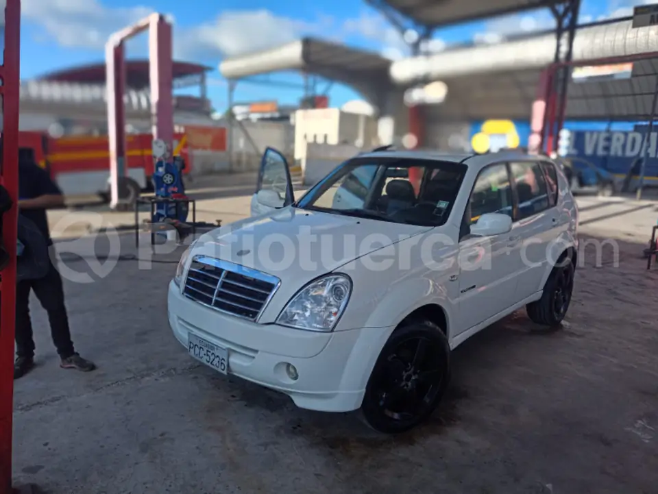 Foto 1 de Ssangyong Rexton