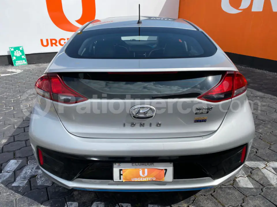 Foto 6 de Hyundai Ioniq Hybrid