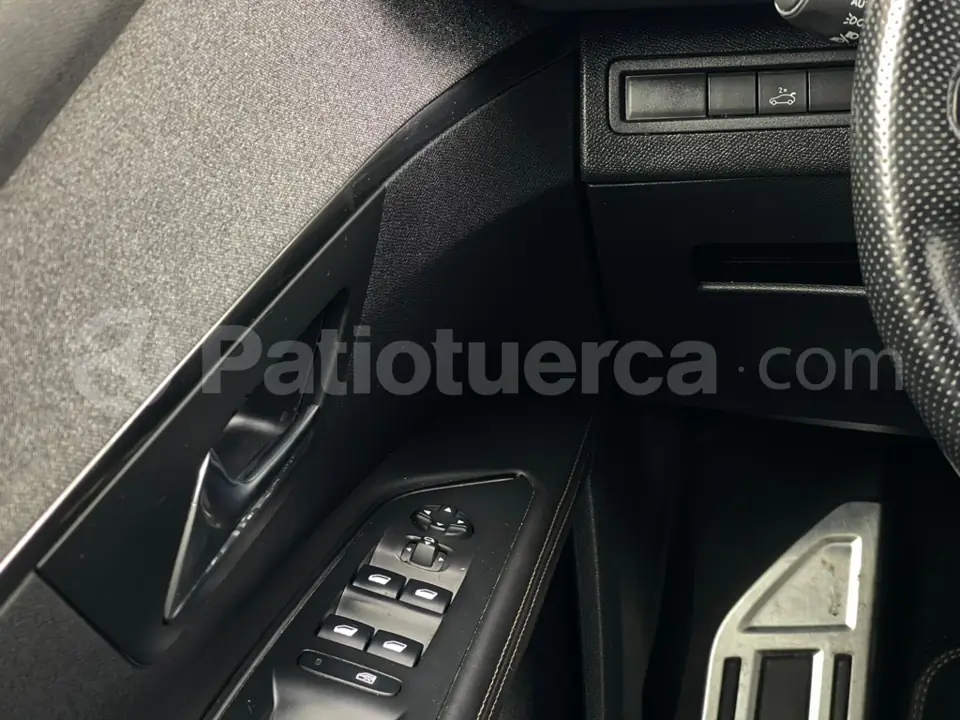 Foto 16 de Peugeot 5008N ALL.