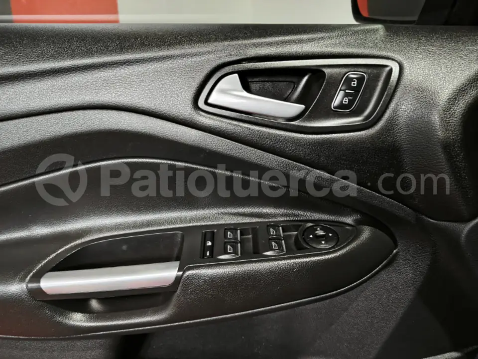 Foto 21 de Ford Escape S