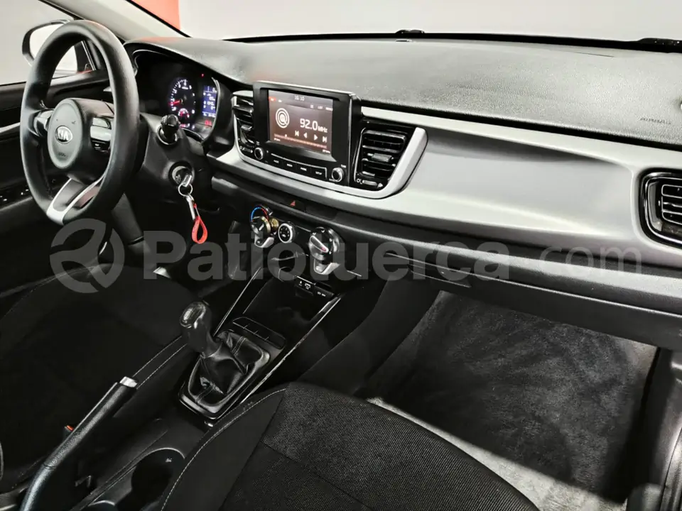 Foto 12 de Kia RIO EX