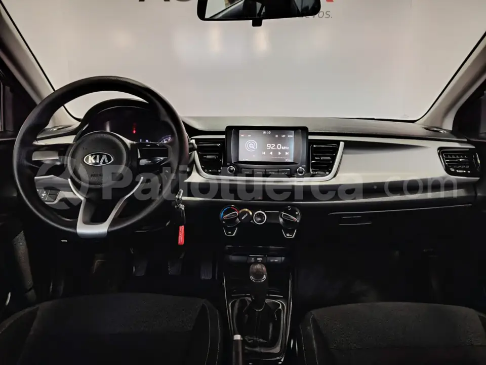 Foto 13 de Kia RIO EX