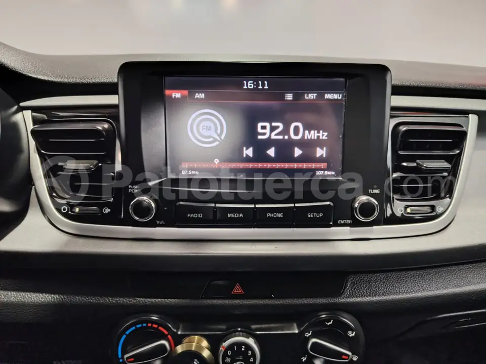 Foto 15 de Kia Rio R