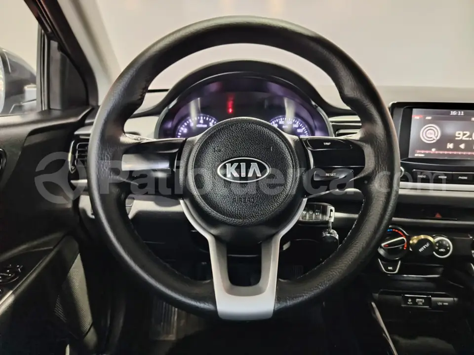 Foto 14 de Kia RIO EX