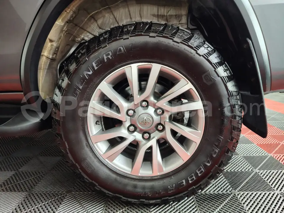 Foto 11 de Toyota New Fortuner