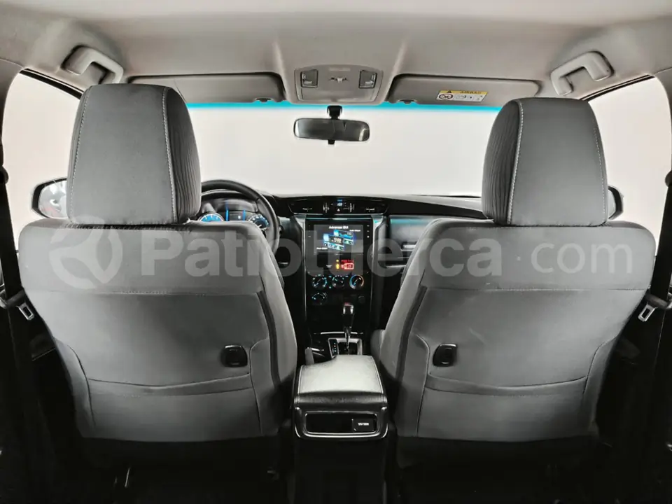 Foto 27 de Toyota New Fortuner
