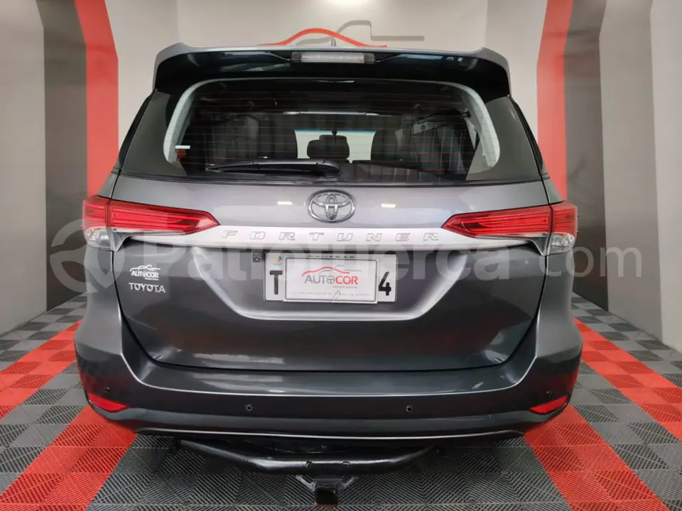 Foto 6 de Toyota New Fortuner