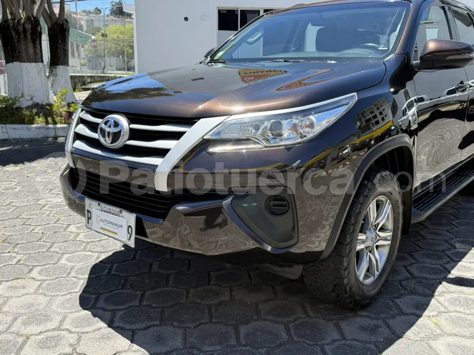 Foto 4 de Toyota Fortuner