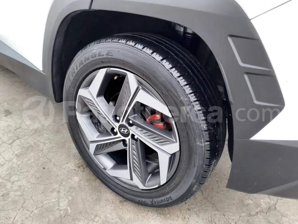 Foto 12 de Hyundai TUCSON NX4E GL