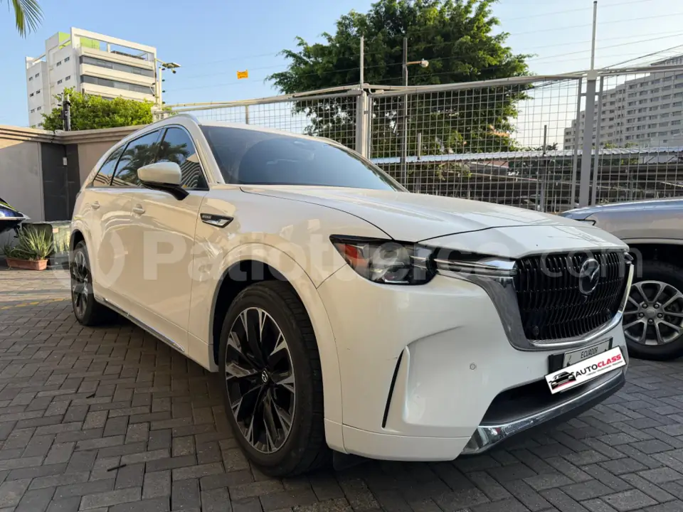 Foto 1 de Mazda CX-90