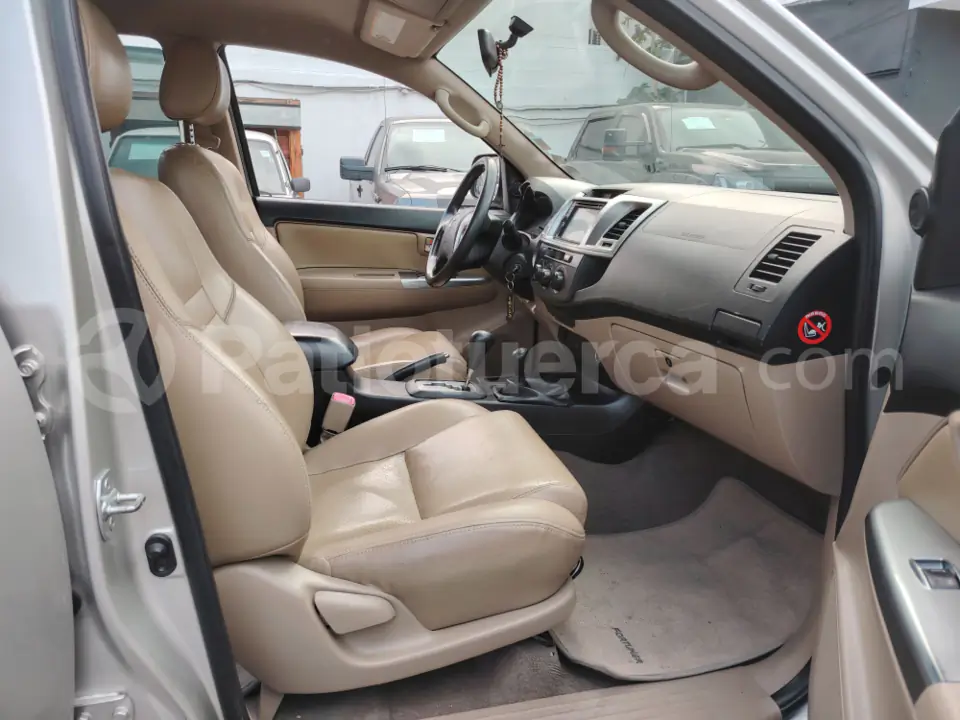 Foto 8 de Toyota Fortuner 2.7