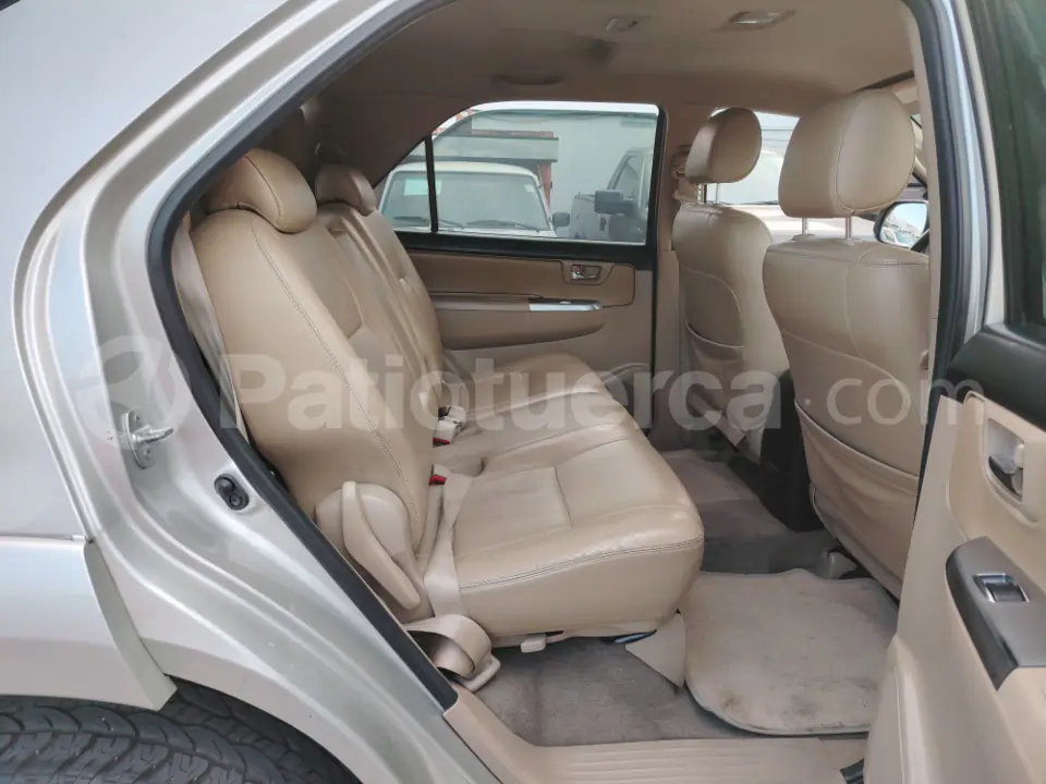 Foto 7 de Toyota Fortuner 2.7