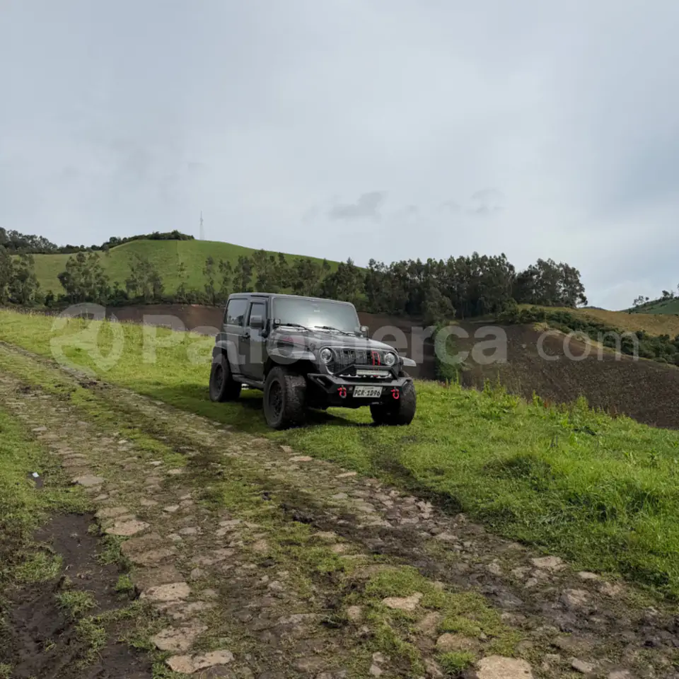 Foto 4 de Jeep Wrangler Sahara 75 aniversario