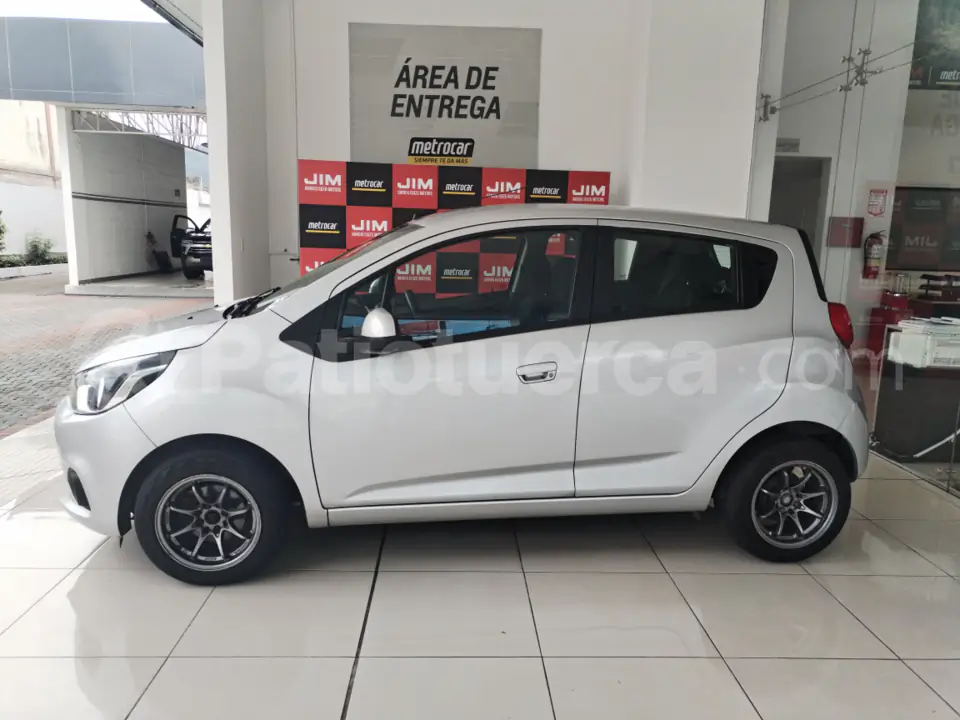 Foto 3 de Chevrolet Spark GT