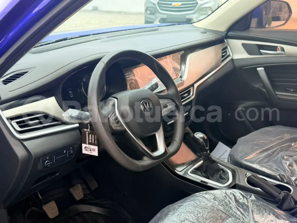 Foto 9 de Changan CS35