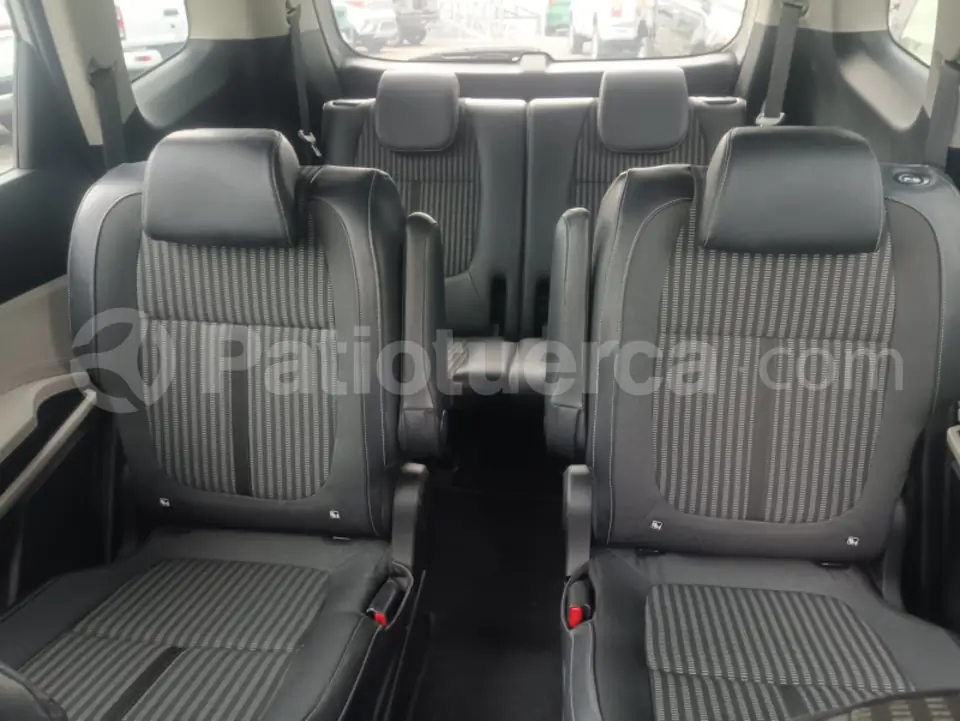 Foto 14 de Kia Carens