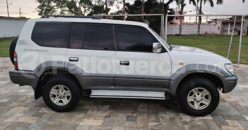 Foto 3 de Toyota Land Cruiser Prado