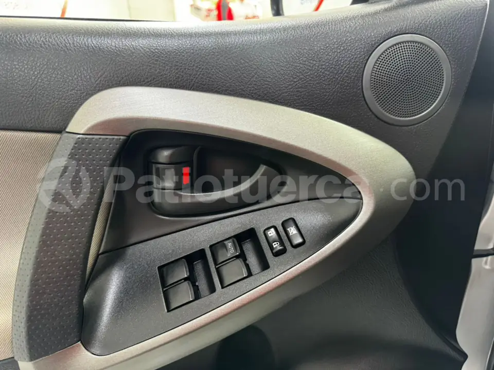 Foto 10 de Toyota RAV 4