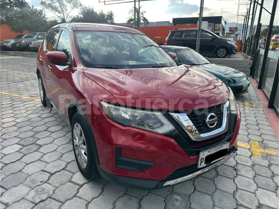 Foto 1 de Nissan Rogue