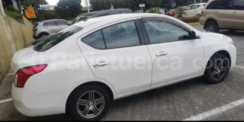 Foto 5 de Nissan Versa