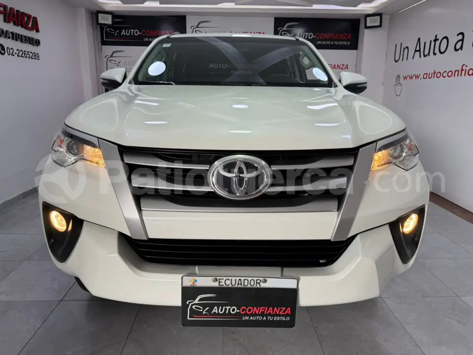 Foto 4 de Toyota New Fortuner