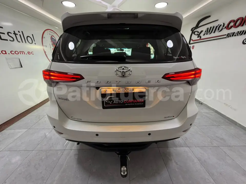 Foto 9 de Toyota New Fortuner