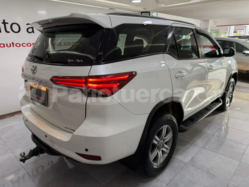 Foto 10 de Toyota New Fortuner