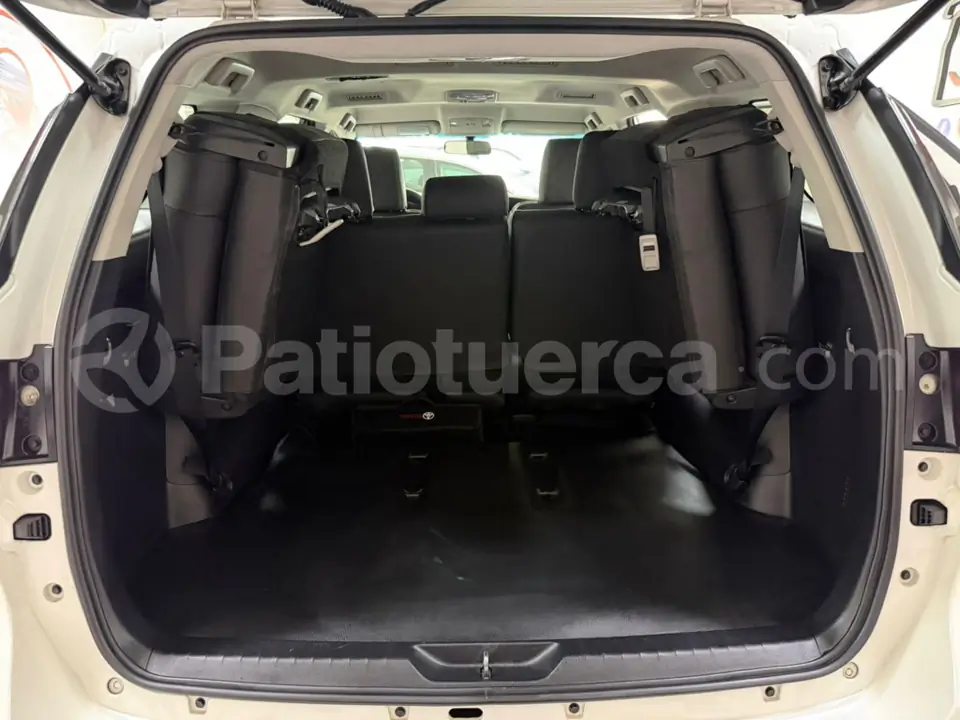 Foto 11 de Toyota New Fortuner